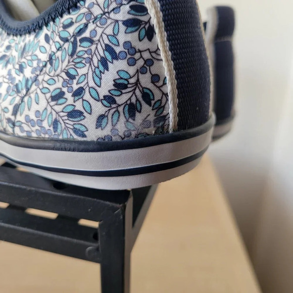 Blue Pr!vo By Clarks Tangelo Floral Sneakers (size: 8M) - Picture 15 of 16